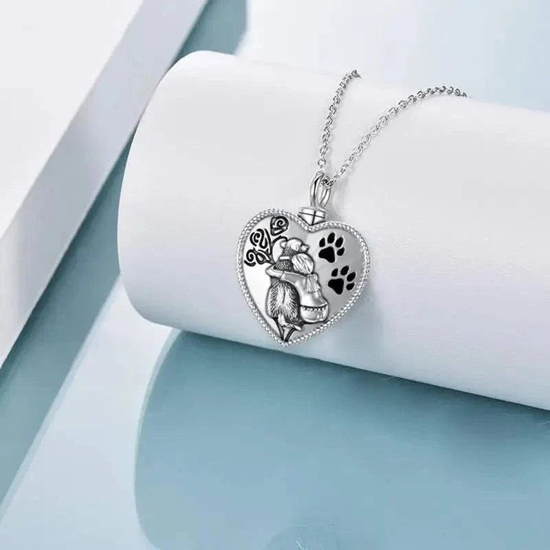 [ashes necklace]